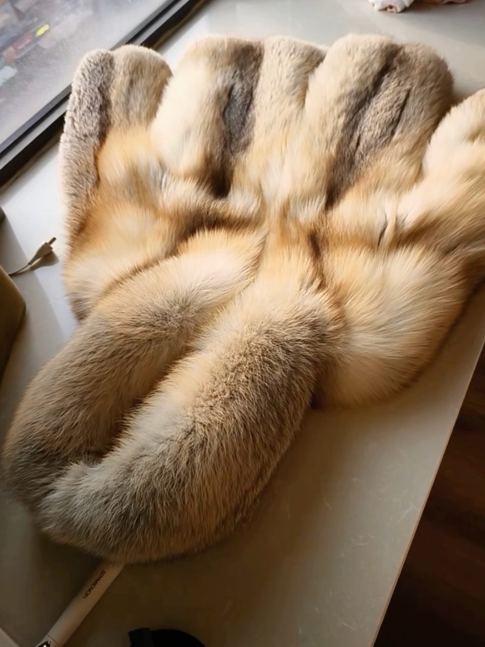 Luxurious hooded Golden island Fox Jacket - Picture 2 of 6